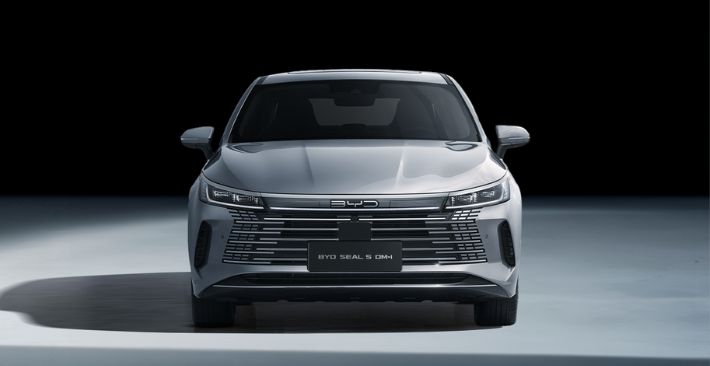 BYD SEAL 5 Sedan Xăng Lai Điện tiên phong chuẩn bị được BYD đưa về Việt Nam!