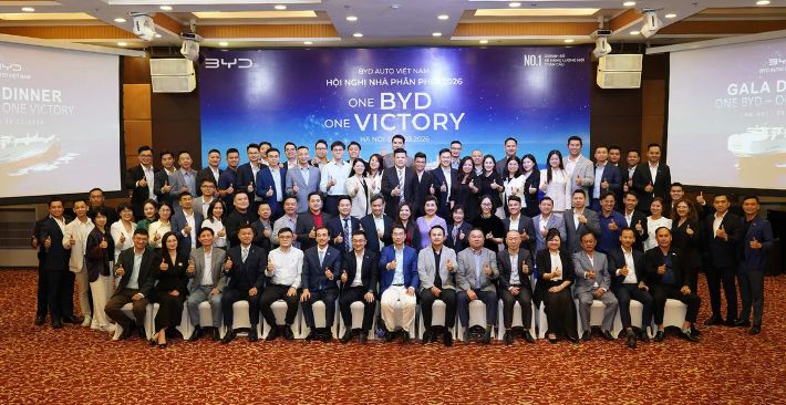 BITCAR TỎA SÁNG TẠI HỘI NGHỊ ĐẠI LÝ BYD 2025: BYD BITCAR LONG BIÊN VÀ BYD EV AUTO THANH HÓA NHẬN 2 GIẢI THƯỞNG LỚN