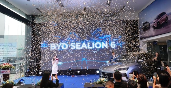 BYD Sealion 6 & 8 Chính Thức Lộ Diện: Bùng Nổ Cảm Xúc Tại Sự Kiện Ra Mắt Hoành Tráng!